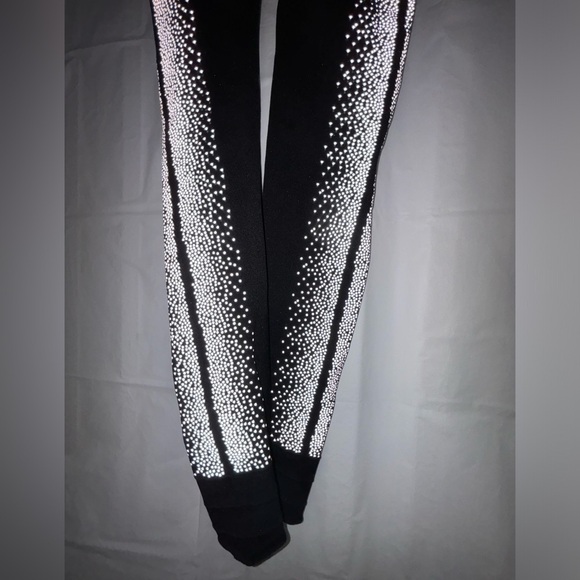 Reflective Legging Fabletics High-Waisted Sculptknit Black Silver Size Small - Picture 9 of 17